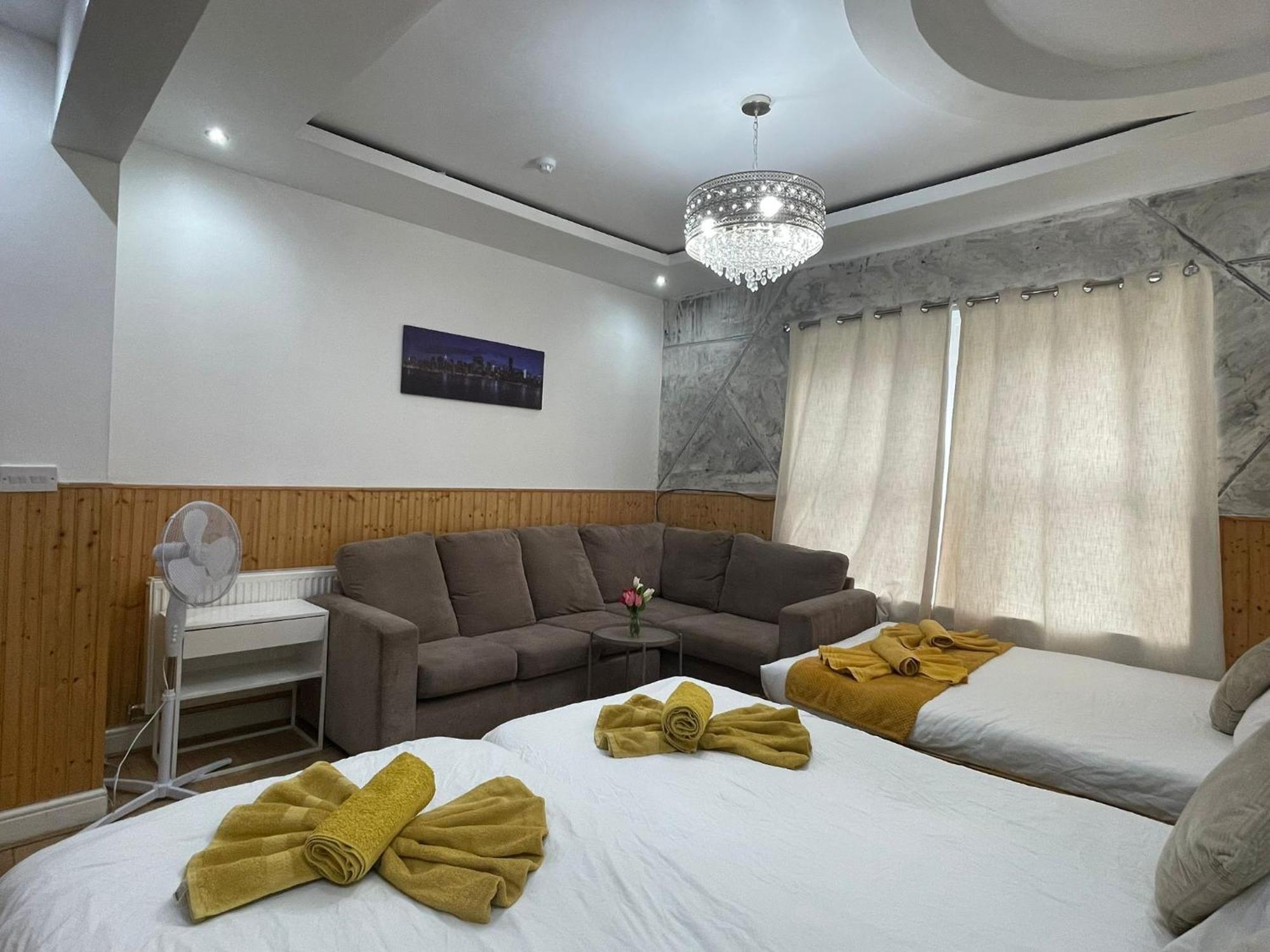 Ariana House Hotel-Families And Couples Only — Photos 3