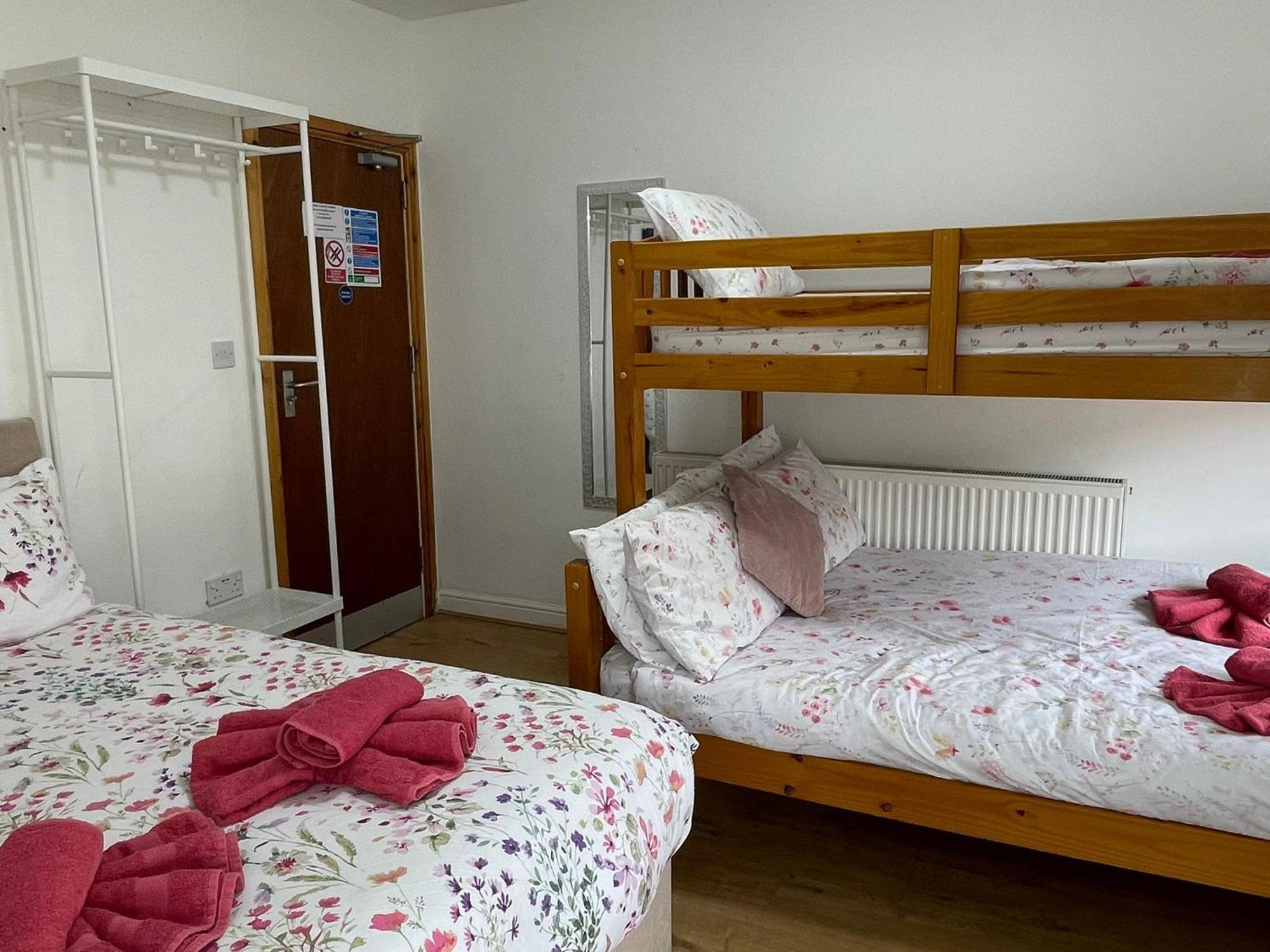 Ariana House Hotel-Families And Couples Only — Photos 2